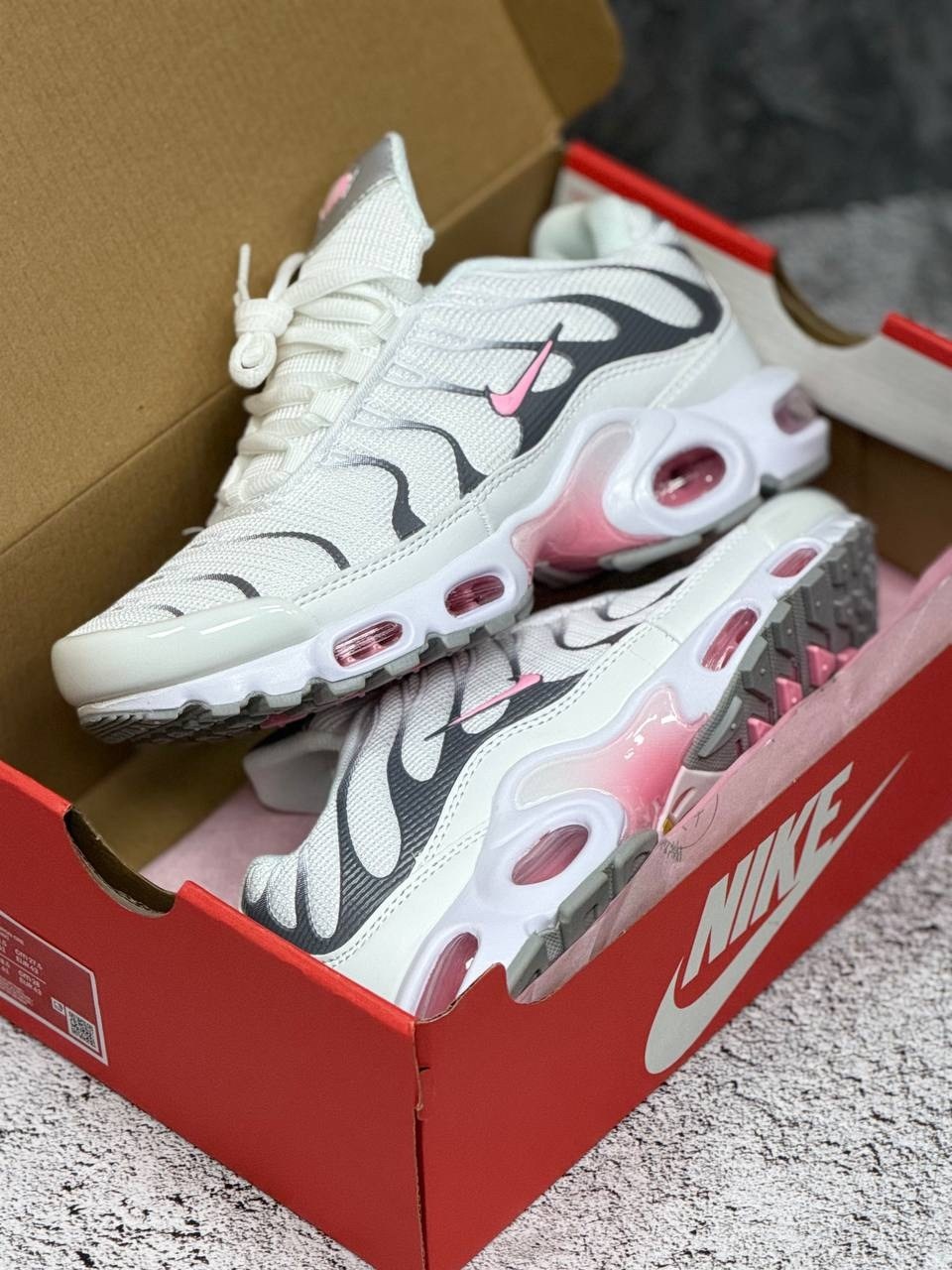 кроссовки летние спортивные nike air max tn plus,кроссовки air max tn plus nike,кроссовки спортивные air max tn plus nike,кроссовки женские nike air max tn plus,nike air max tn plus