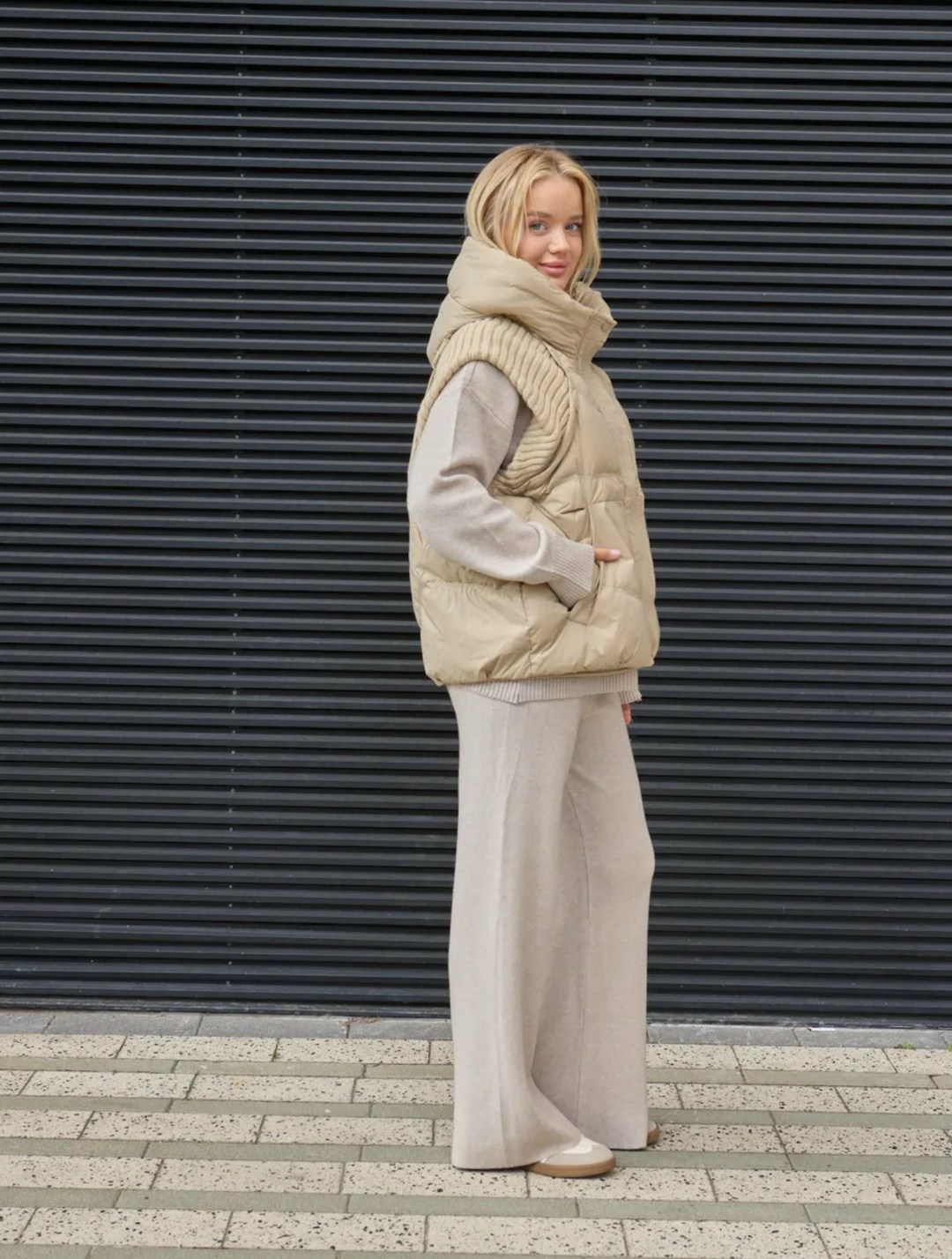 женская жилетка,жилет утепленная,жилет утепленный женский,жилет,демисезонная жилетка