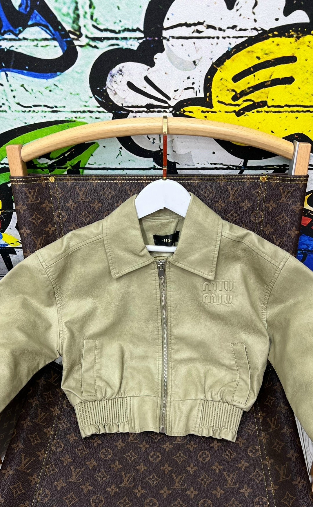 кожаная куртка,модная куртка,куртка бомбер,куртка бомбер женская,повседневная куртка