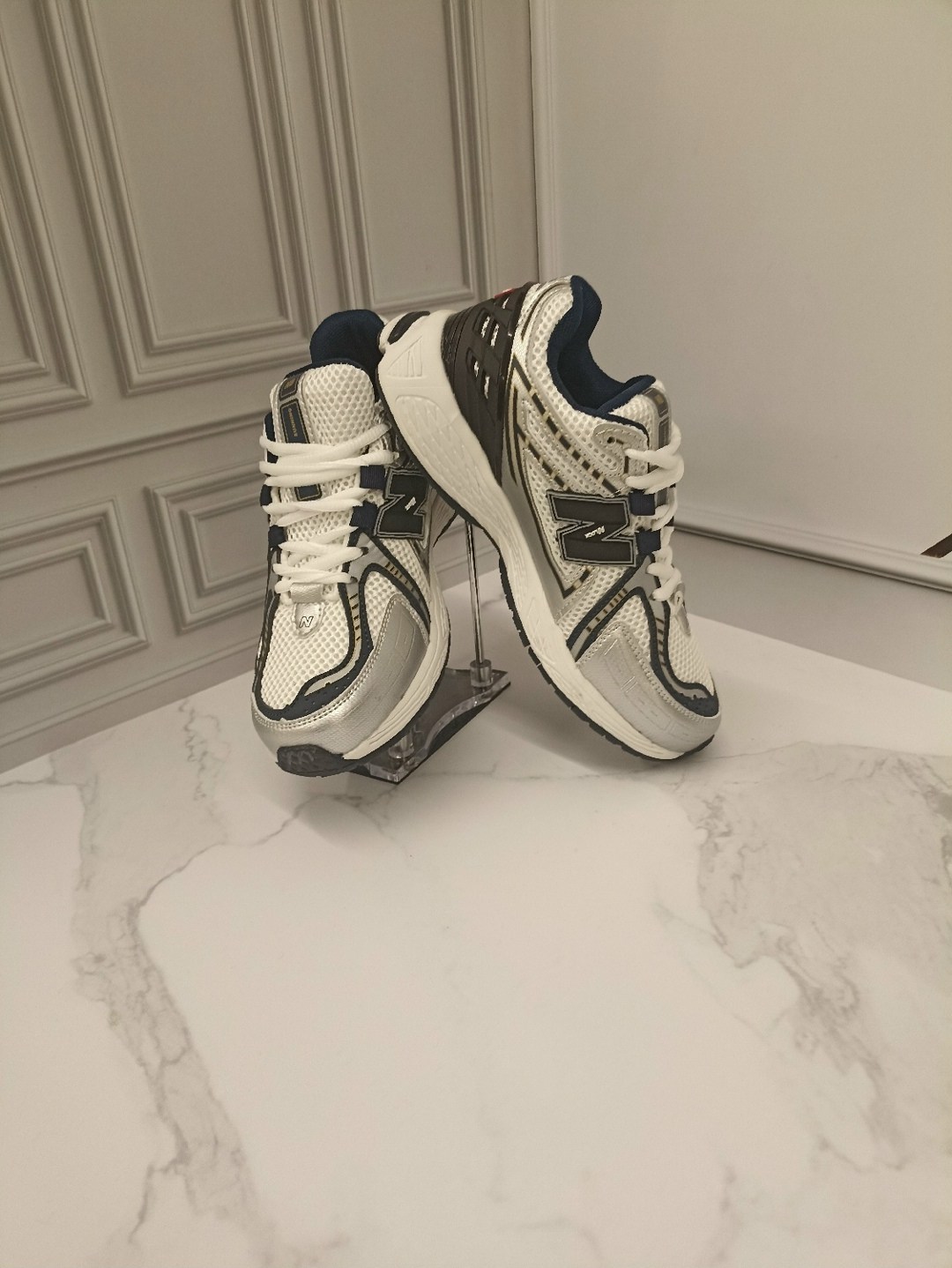 новая коллекция баленсиага 2026 кроссовки,мужская  balenciaga lifestyle черное и белое,кроссовки баленсиага runner,кроссовки спортивные мужские баленсиага runner black white,кроссовки runner bale