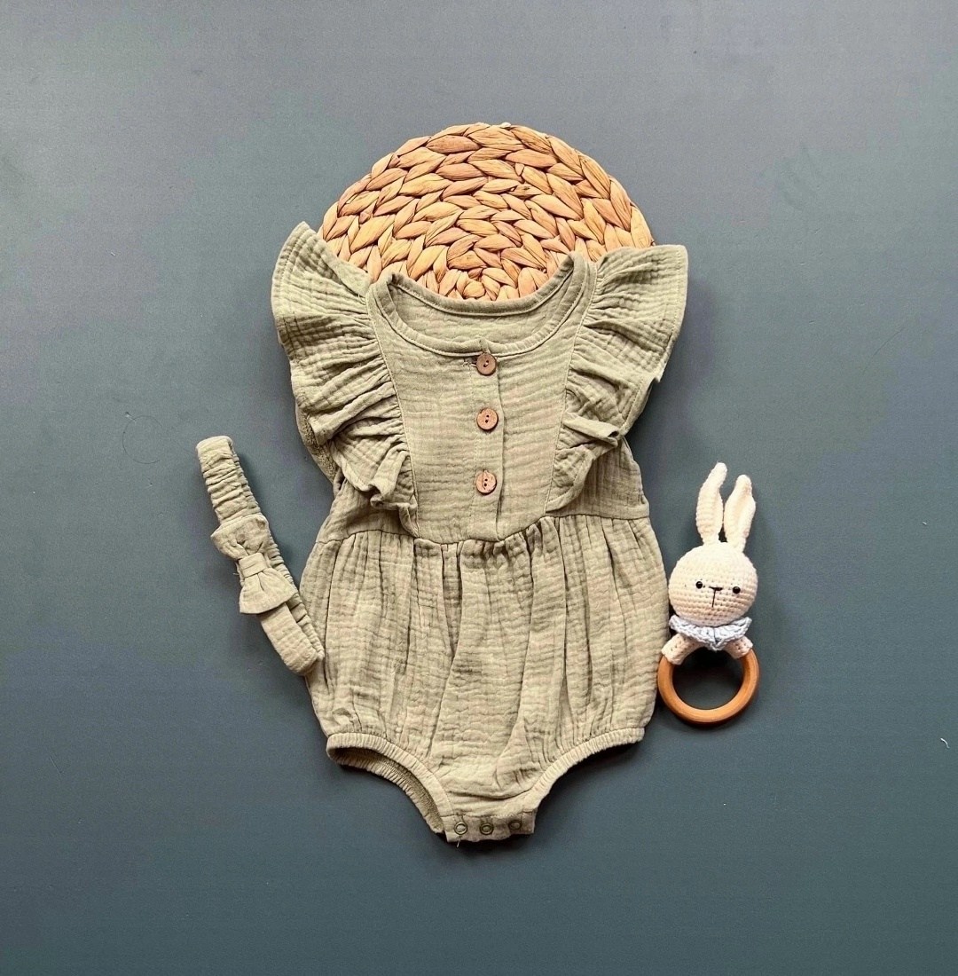 комбинезон с рюшами,одежда для новорожденного,комбинезон для новорожденных девочек,одежда для маленьких девочек,комбинезон песочник для девочки