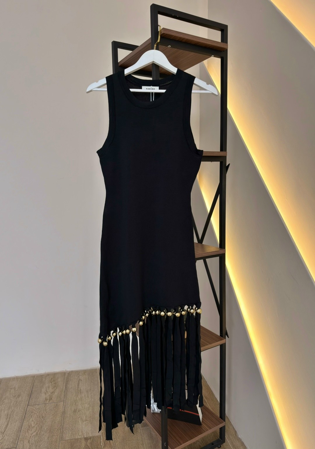 платье с бахромой,вечернее платье с бахромой,платье с бахромой чёрное,модное черное платье с бахромой,платье