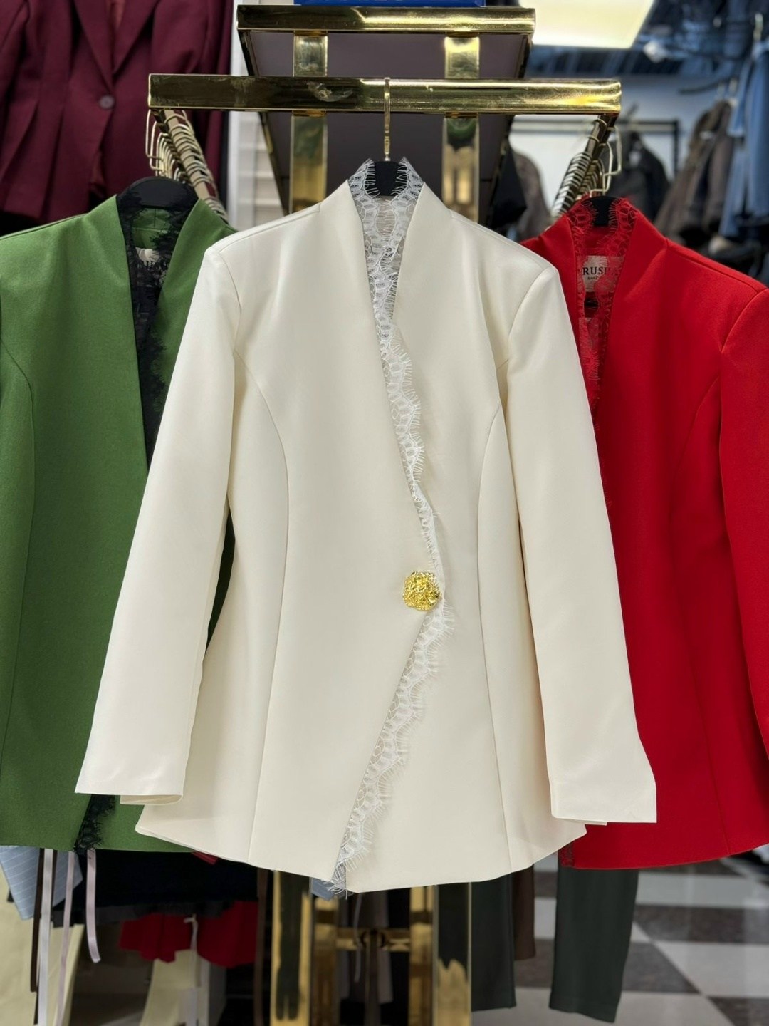 костюм женский,модное платье,стильные наряды,шикарная одежда