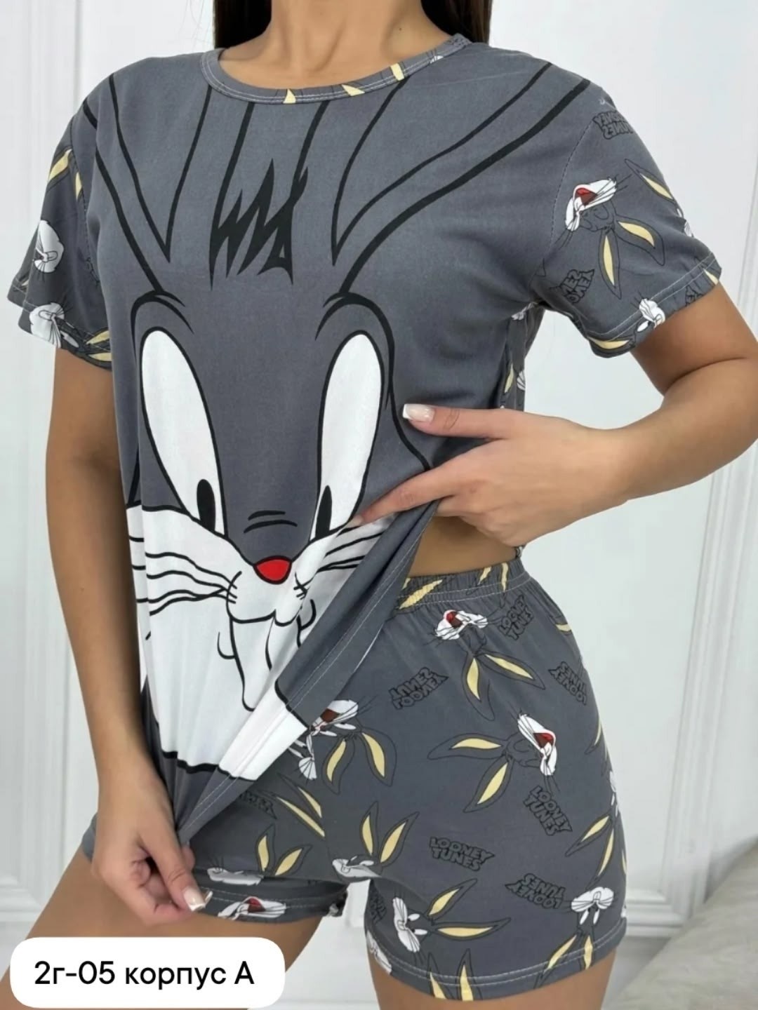 женские пижамы,женская пижама "багз банни" 44-46 размера,пижама спать,пижама с багз банни женская,пижама с шортами hivati