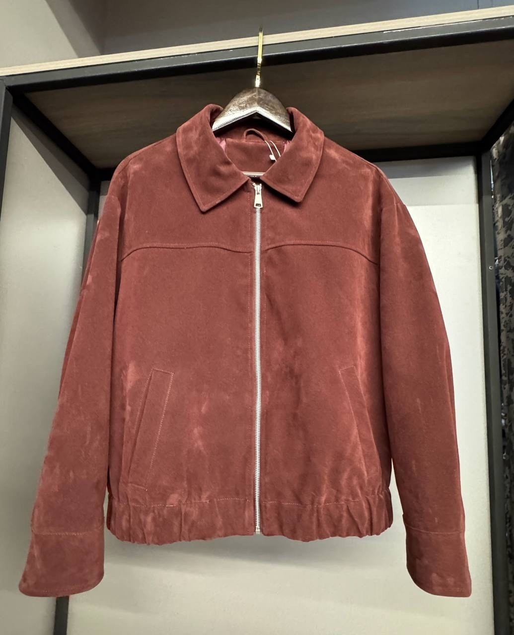 замшевая куртка-бомбер kent loro piana коричневый,замшевая куртка,демисезонная куртка,куртка замшевая мужская,замшевая куртка the row артикул bms-136383