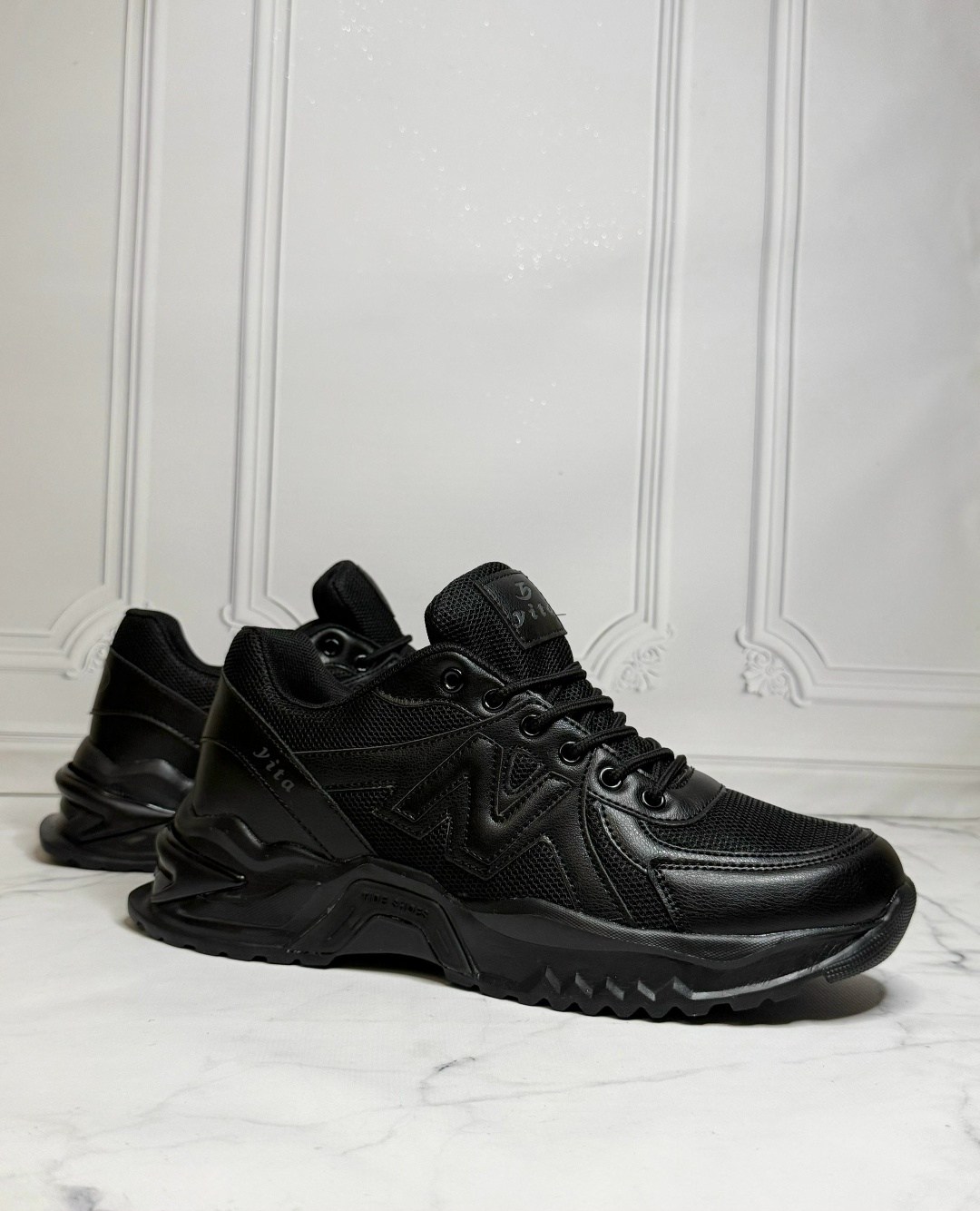 черные кроссовки,кроссовки,кроссовки женскиe,стильные кроссовки,массивные кроссовки