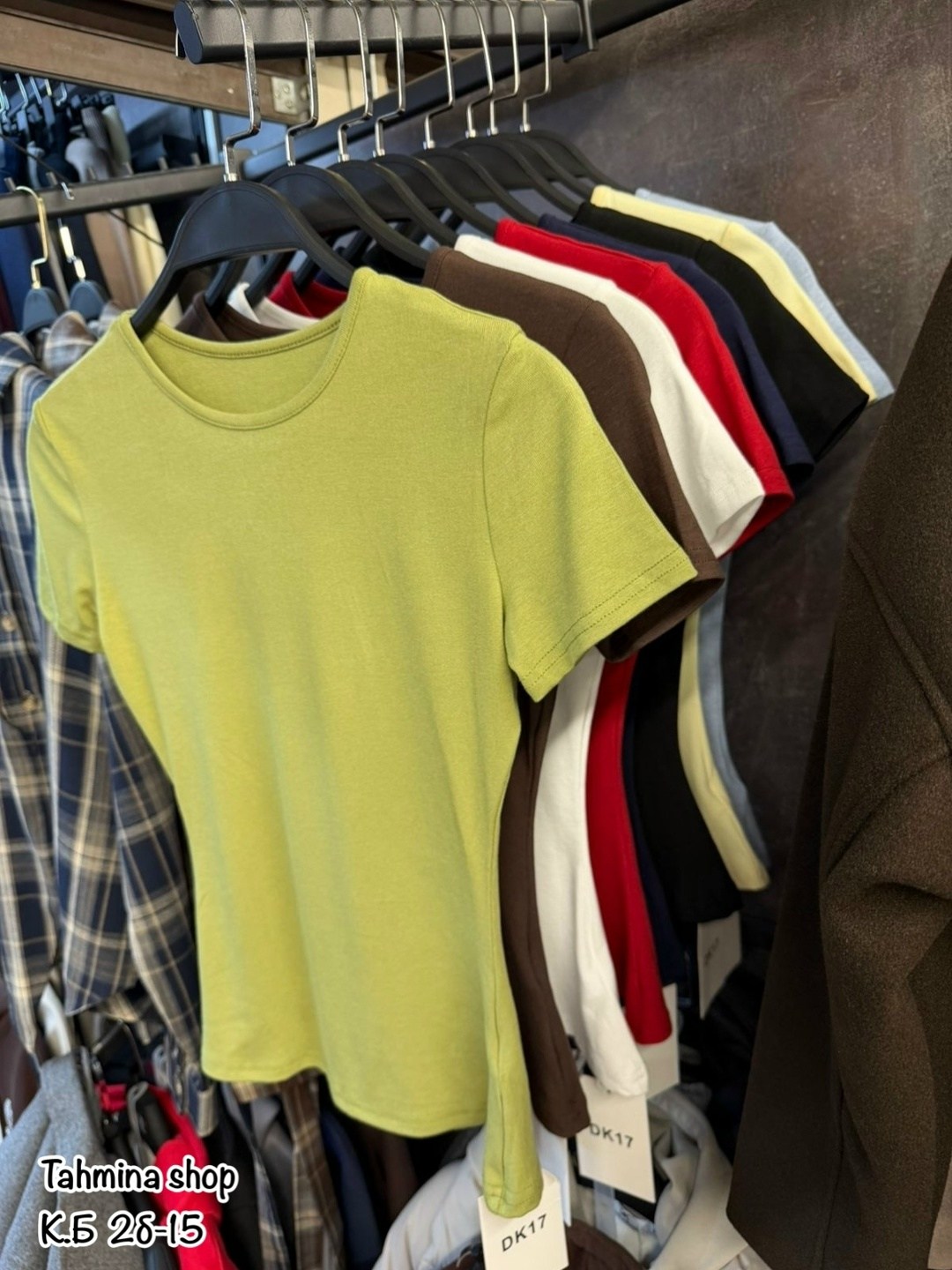 женская базовая футболка,женская футболка,футболка скимс укороченная базовая облегающая,футболка топ укороченная базовая облегающая,футболка skims базовая облегающая kamilek