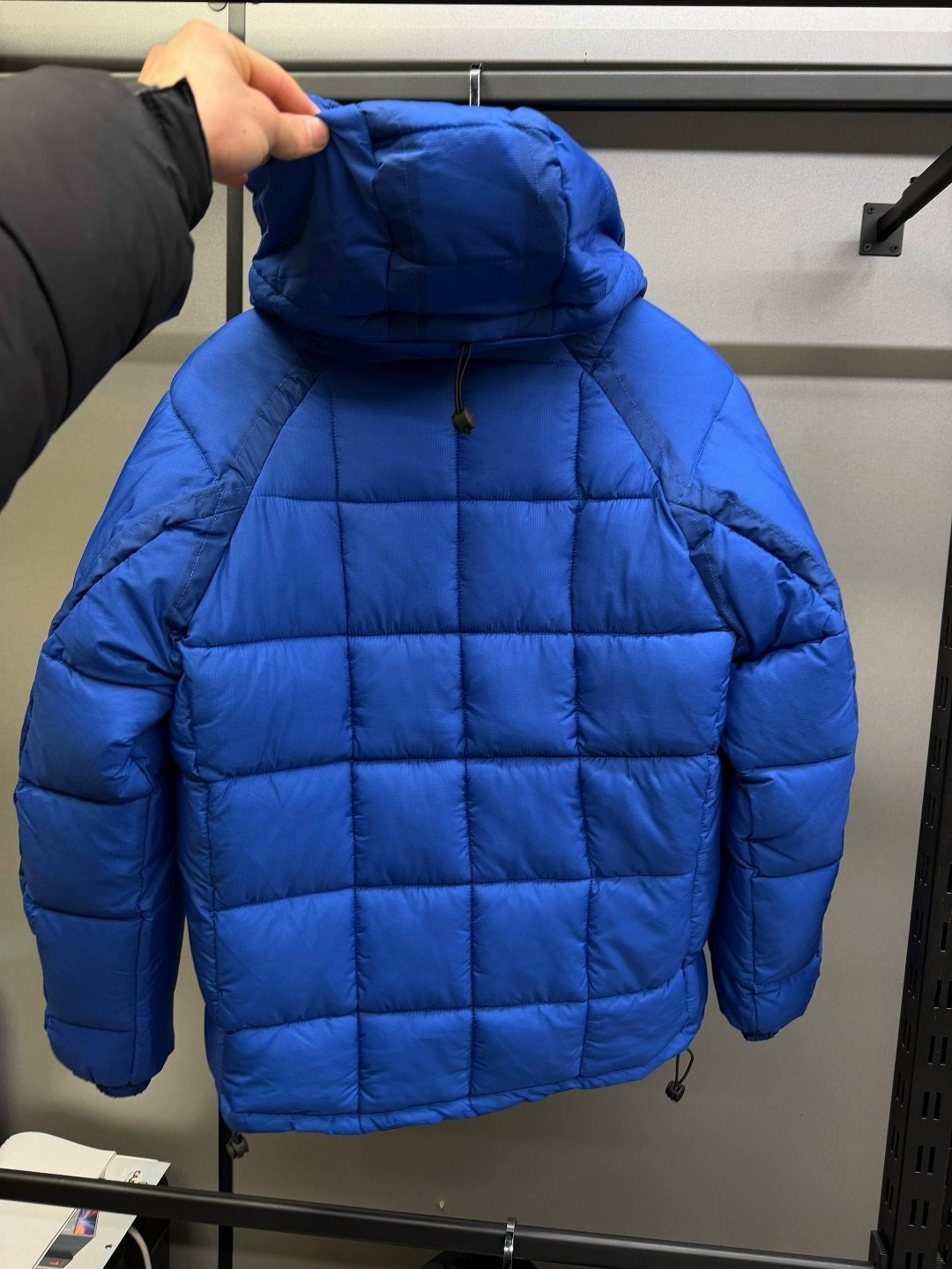 куртка демисезонная,пуховик stone island garment dyed,зимняя куртка,stone island junior пуховик с капюшоном и нашивкой compass синий,мужская зимняя куртка