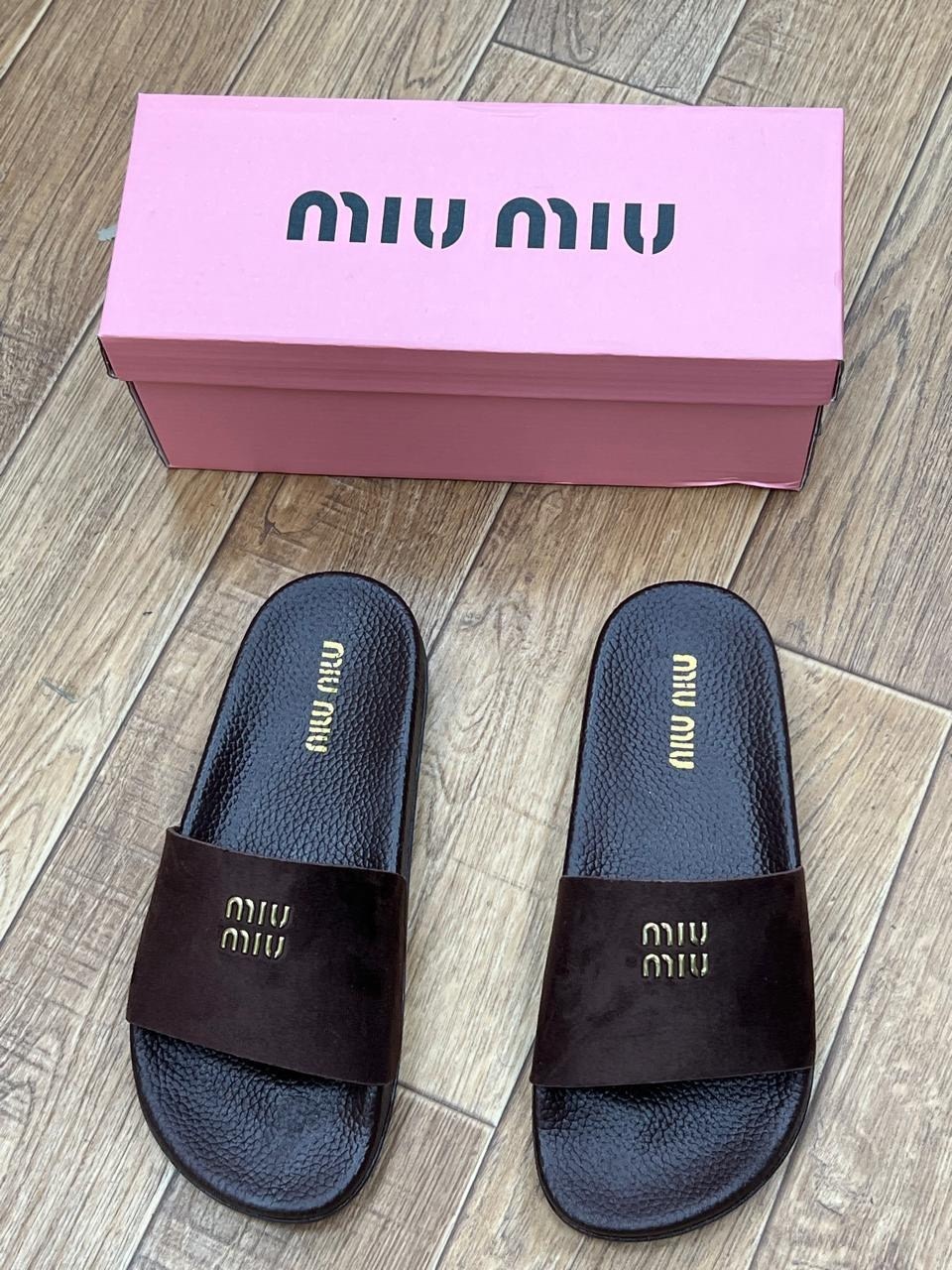 шлёпанцы miu miu,женские шлепанцы,шлепки женские,шлепки miu miu,летние женские шлепанцы