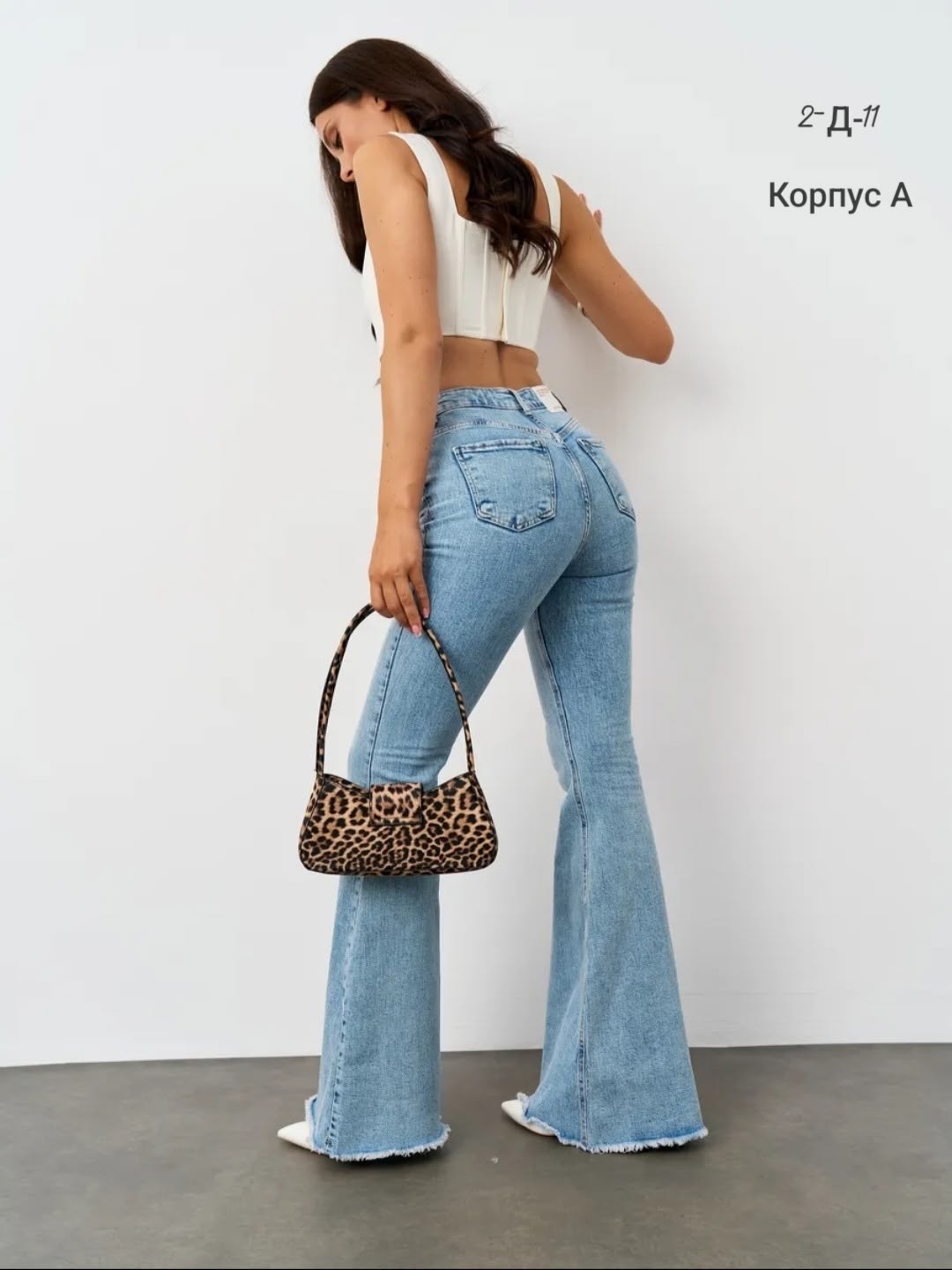 джинсы клеш женские,женские джинсы,джинсы клеш,джинсы женские с высокой посадкой клеш,джинсы женские клеш от колена