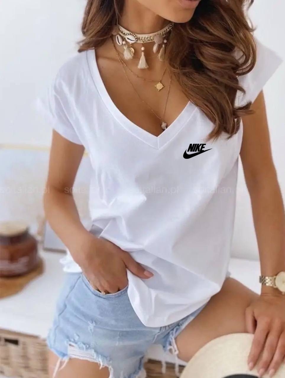 футболка женская,женская футболка белая,базовая футболка женская,топы и футболки,футболка с большим вырезом женская