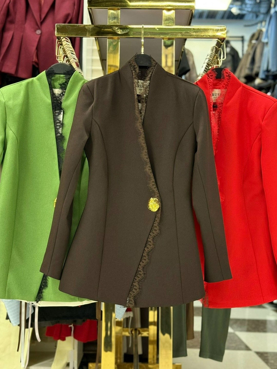 костюм женский,модное платье,стильные наряды,шикарная одежда