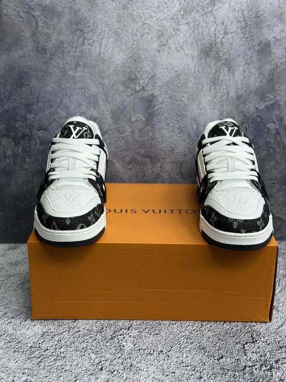 кроссовки louis vuitton trainer,кроссовки louis vuitton,мужские кожаные кроссовки louis vuitton trainer белые с черным,кроссовки louis vuitton trainer sneaker low lv tpr,кроссовки луи виттон