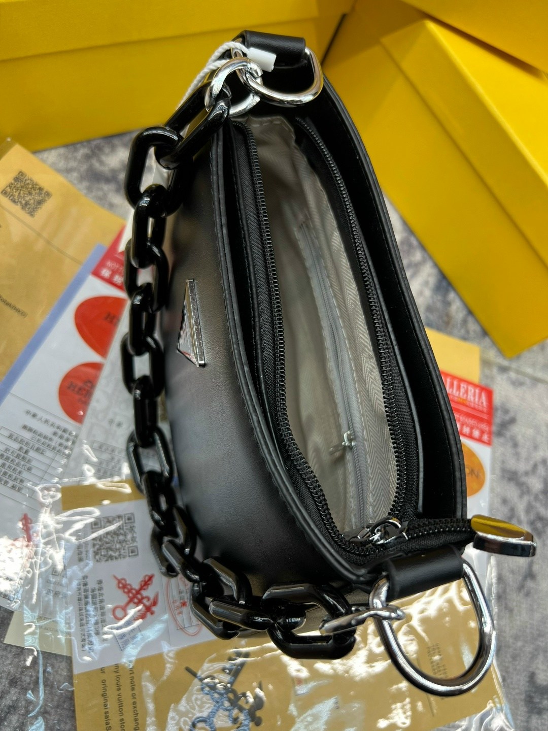 cумка женская guess,сумка,женская сумка прада милано,сумка женская прада,прада сумка