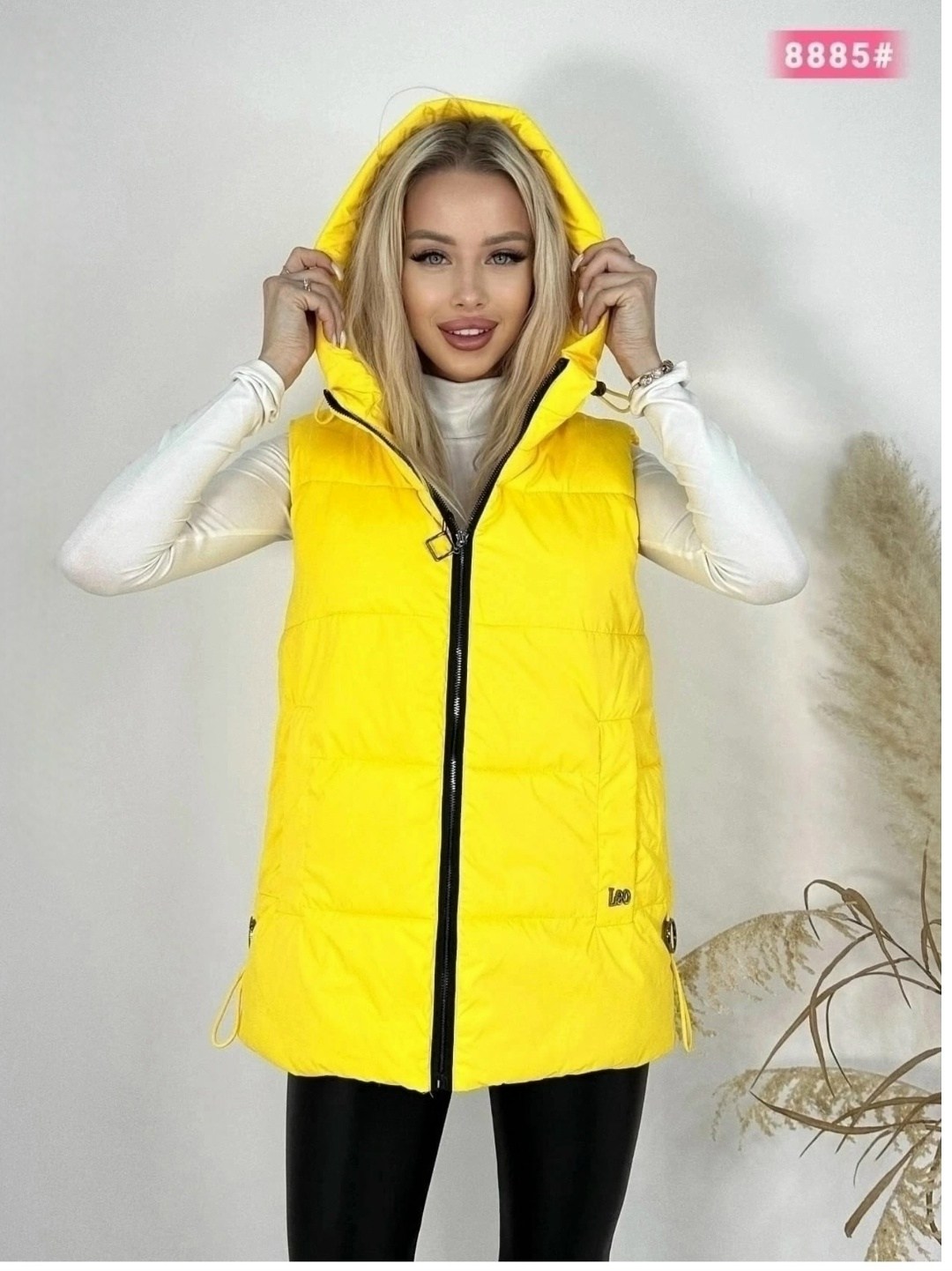 жилетка женская демисезонная,женская жилетка,жилет женский,жилет женский утепленный,жилет с капюшоном