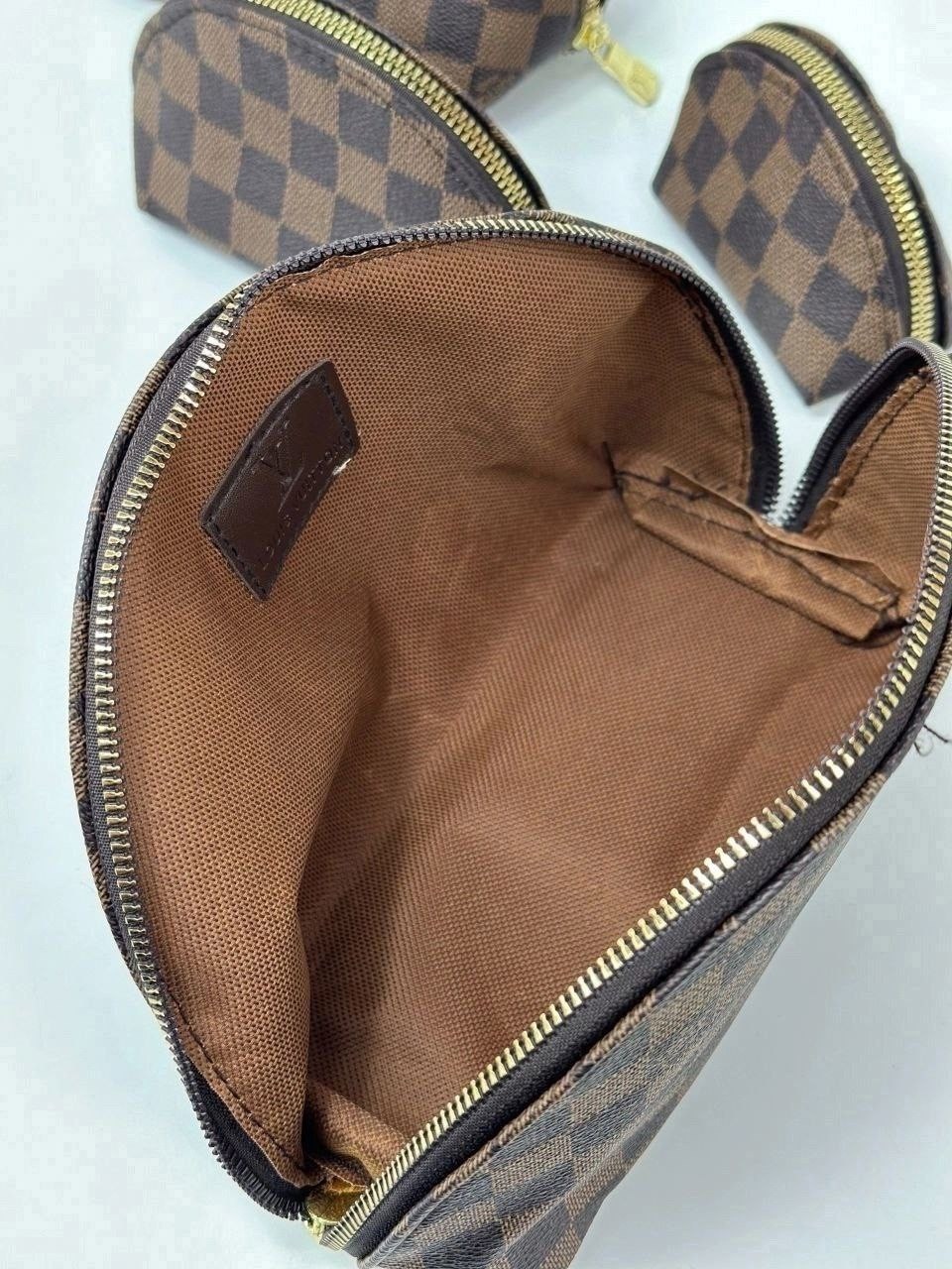 косметичка louis vuitton,косметичка женская луи витон,луи виттон косметичка,косметичка cosmetic pouch mm louis vuitton,косметичка луи витон