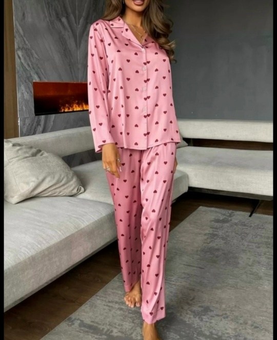 пижама со штанами и рубашкой с сердечками ysense 175096606,пижама в сердечко женская,пижама со штанами и рубашкой в сердечко moolmeyno,пижама со штанами и рубашкой в сердечки,пижама со штанами и рубаш