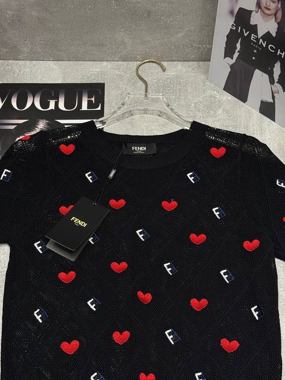 женская кофта,футболки женская,футболки для женщин,джемпер с сердечками,женские футболки с принтом