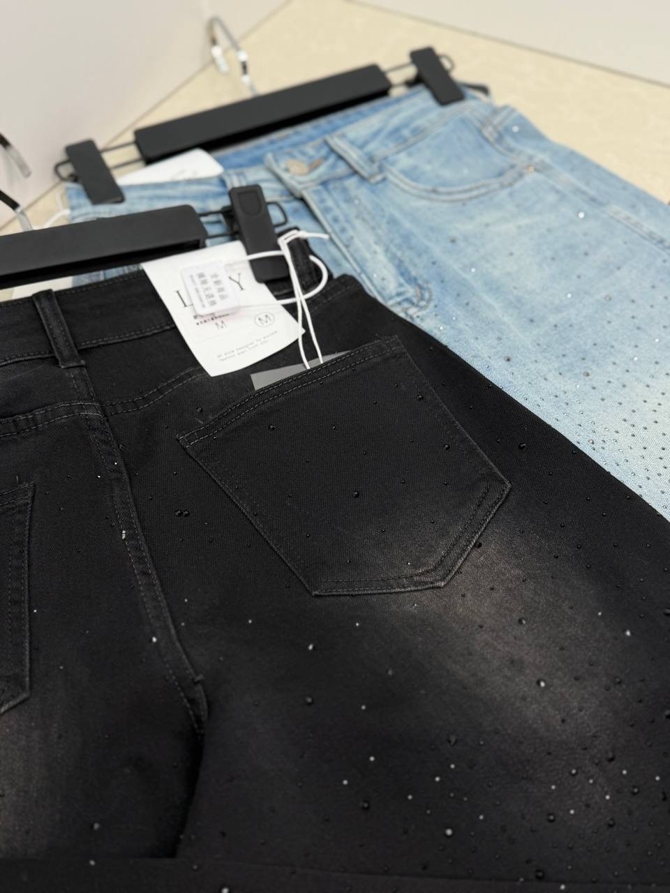 джинсы со стразами,джинсы широкие с высокой посадкой стразами xana 211278345,джинсы женские,женские джинсы со стразами,джинсы mango со стразами