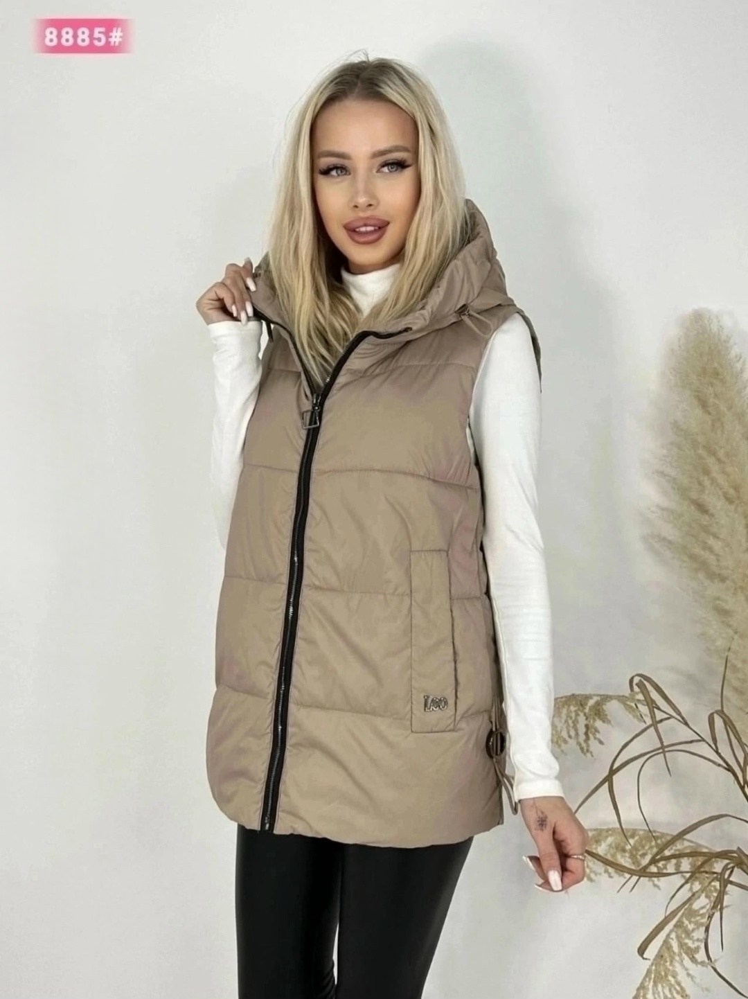 жилетка женская демисезонная,женская жилетка,жилет женский,жилет женский утепленный,жилет с капюшоном