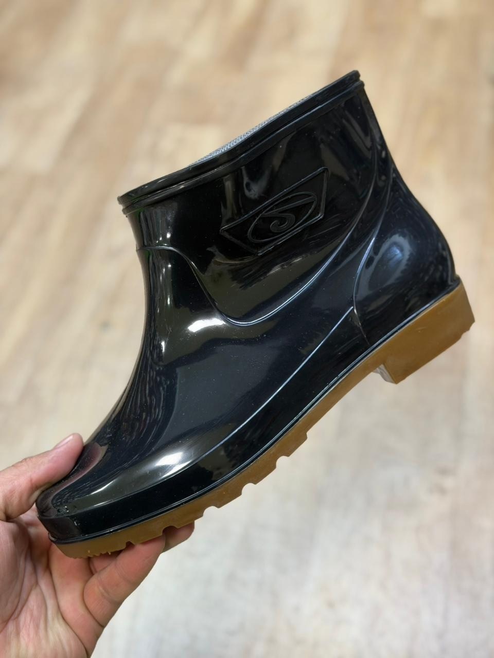 резиновые сапоги,женские резиновые сапоги,,мужские резиновые сапог,полусапоги резиновые на меху