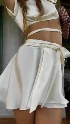 атласная юбка,юбка женская атласная,атласная юбка с высоким,юбка женская атласная средней длины,бордовая юбка