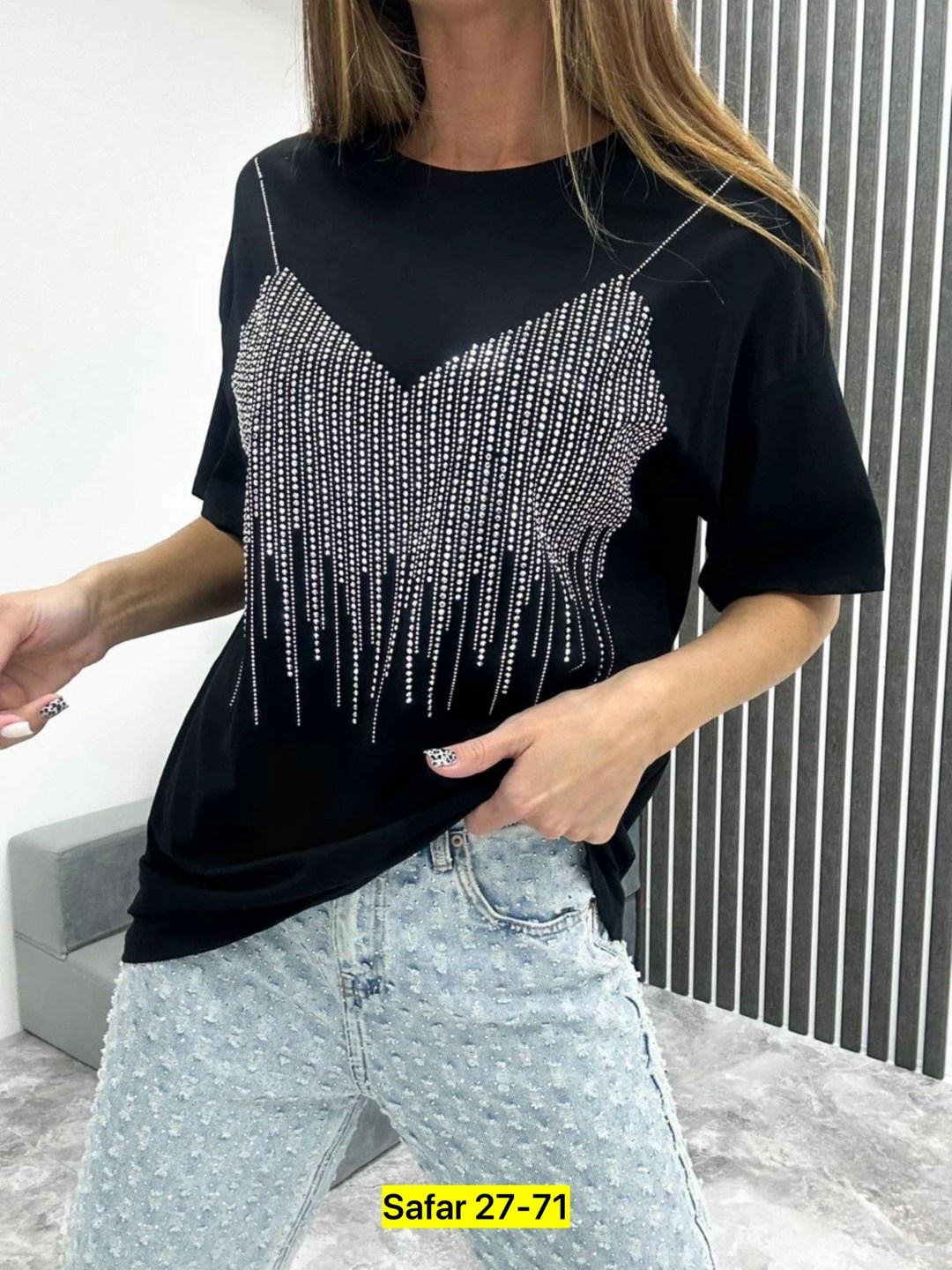 футболки женская,футболка на стиле oversize со стразами,футболка женская с стразами,футболка женская со стразами оверсайз,футболка свободного кроя со стразами для женщин