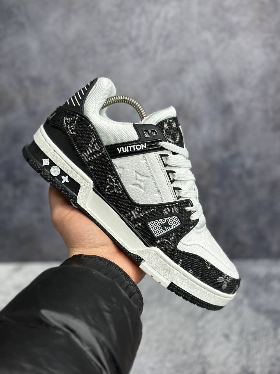 кроссовки louis vuitton trainer,кроссовки louis vuitton,мужские кожаные кроссовки louis vuitton trainer белые с черным,кроссовки louis vuitton trainer sneaker low lv tpr,кроссовки луи виттон
