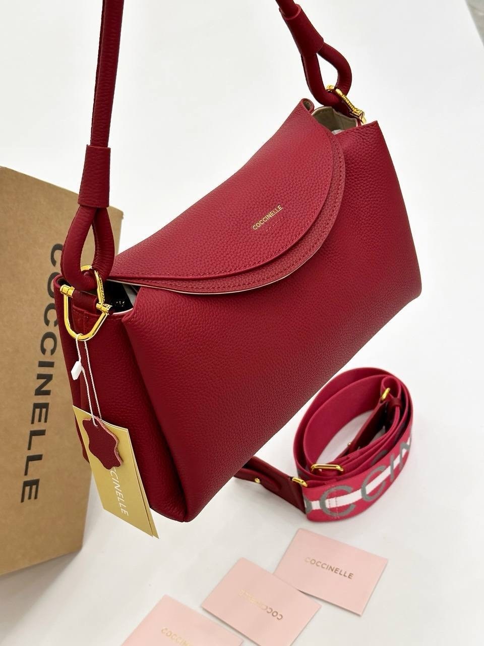 стильная сумочка,сумка женская coccinelle,сумка coccinelle,сумка женская coccinelle натуральная кожа,сумка женская coccinelle цвет красный