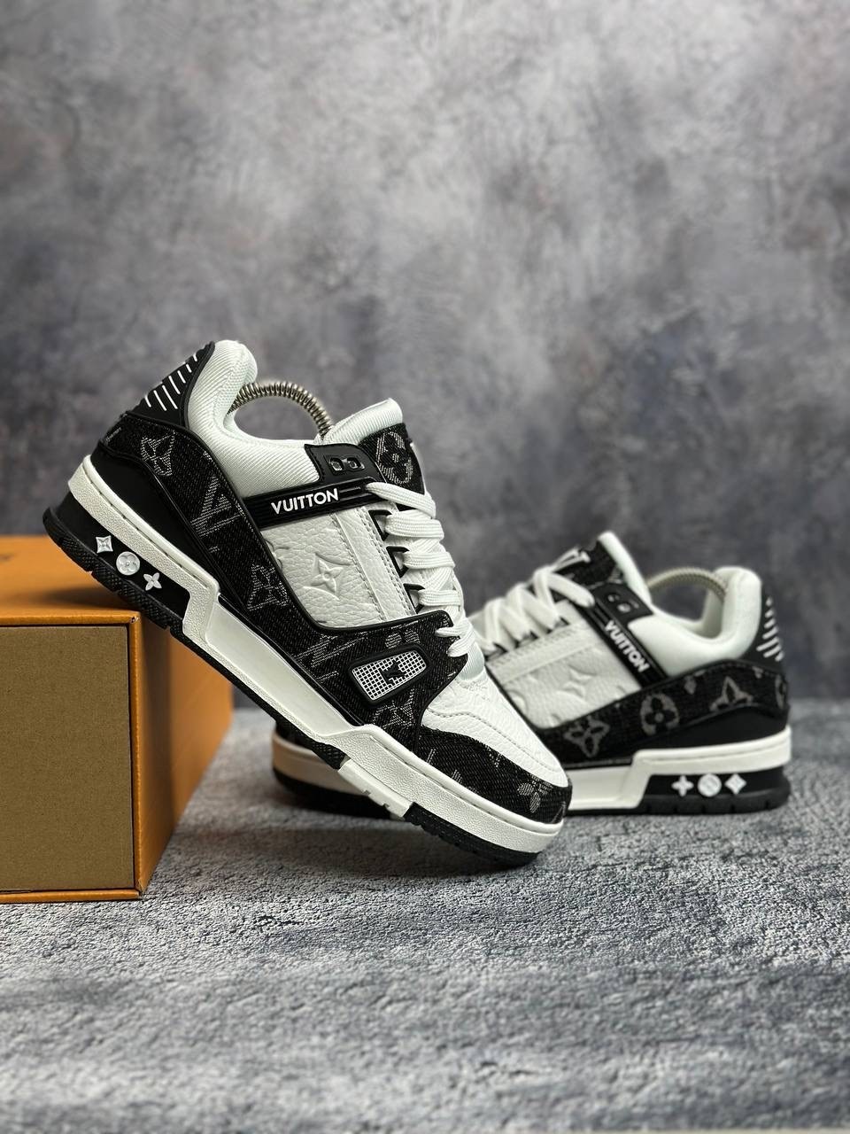 кроссовки louis vuitton trainer,кроссовки louis vuitton,мужские кожаные кроссовки louis vuitton trainer белые с черным,кроссовки louis vuitton trainer sneaker low lv tpr,кроссовки луи виттон