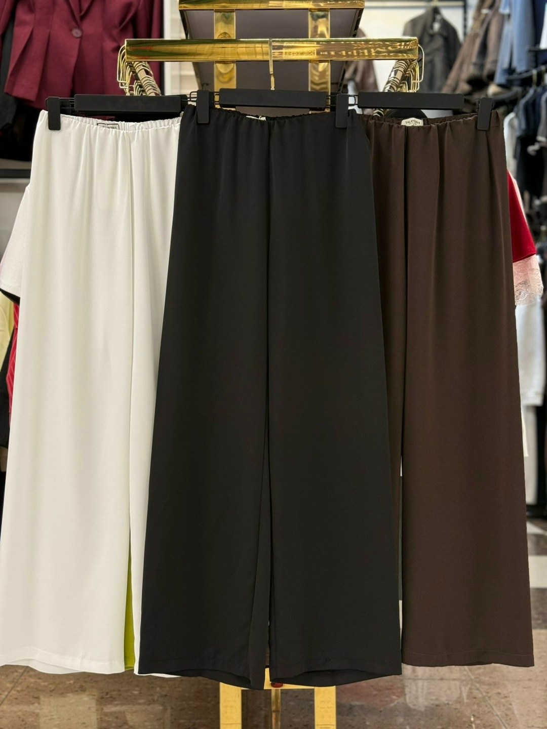 брюки женские атласные с широкими штанинами,брюки прямые,стильные наряды,широкие брюки,женские широкие брюки