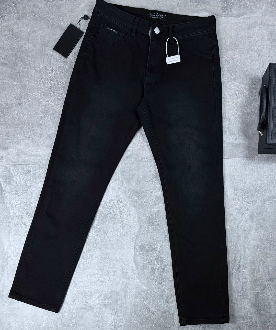 джинсы мужские,мужские черные джинсы,джинсы для мужчин,стильные мужские джинсы,джинсы повседневные