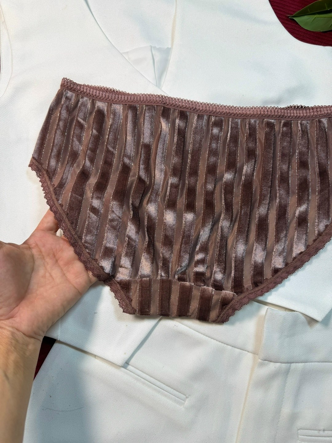 женское белье нижнее,нижнее белье,женские атласные трусики,трусики женские,женский комплект нижнего белье