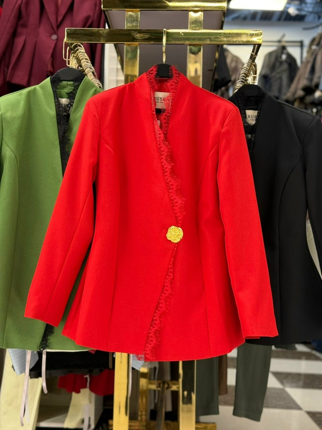 костюм женский,модное платье,стильные наряды,шикарная одежда