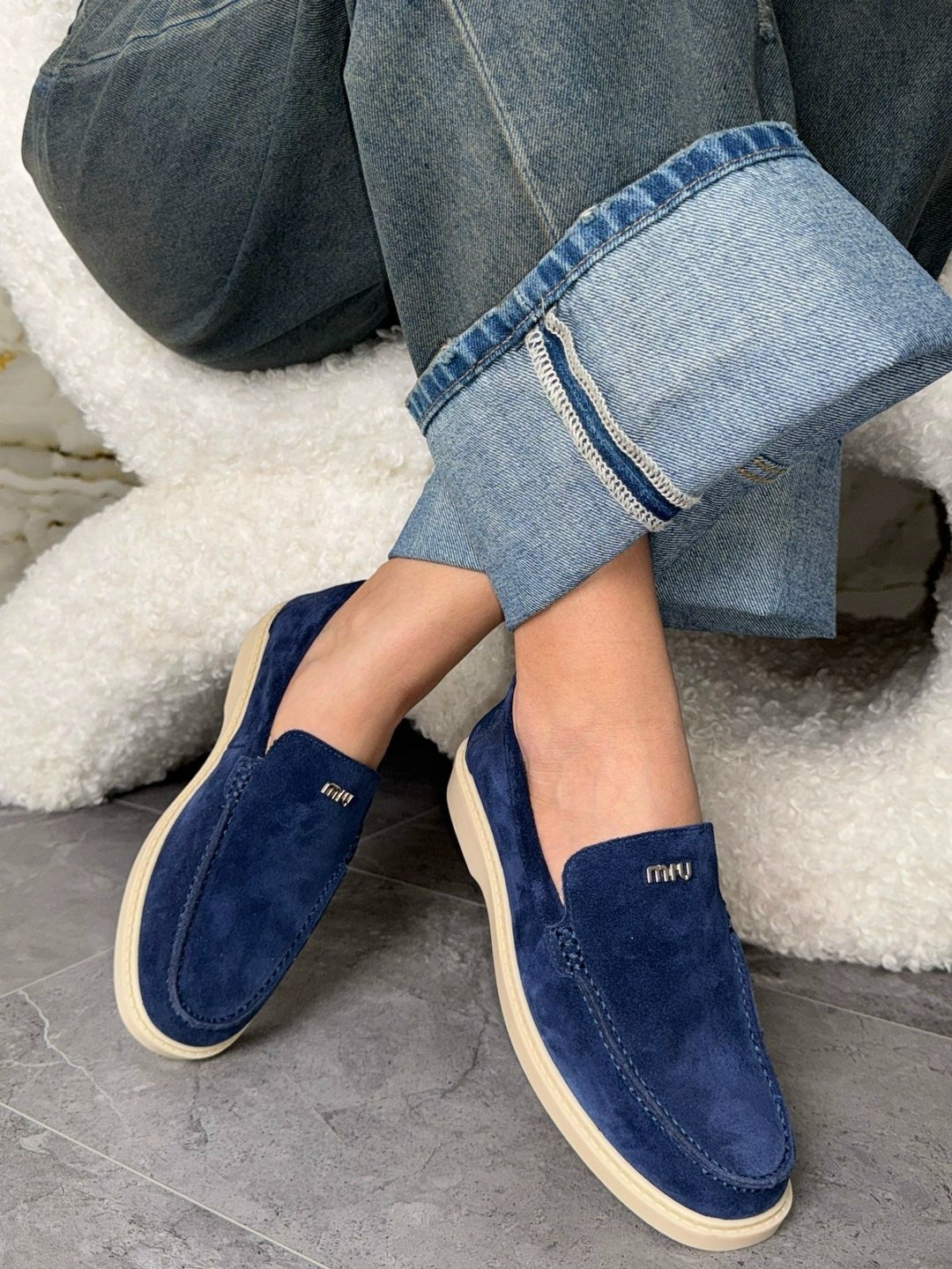 замшевые лоферы loro piana,loro piana лоферы,лоферы женские loro piana,замшевые лоферы,синие замшевые лоферы эконика