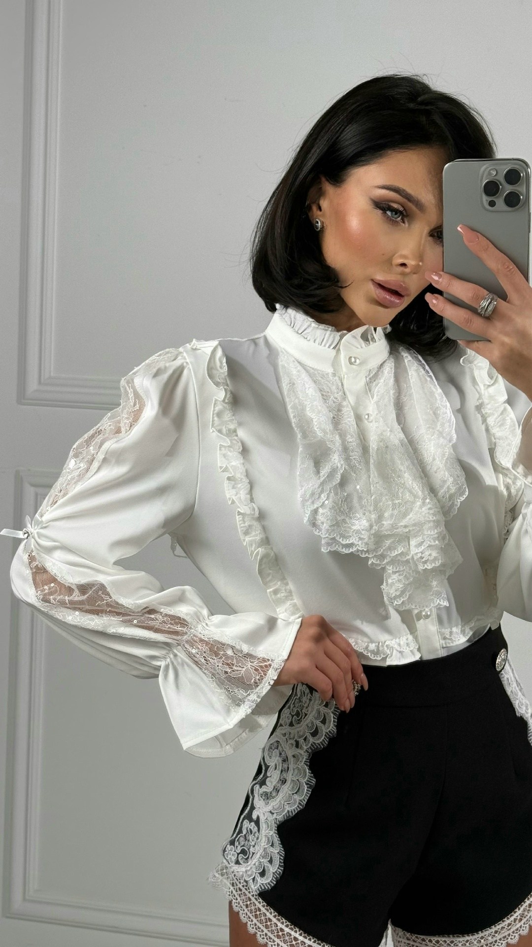 блузка с оборками,белая рубашка с кружевами,кружевная рубашка,винтажная белая блузка с кружевом,блузка женская