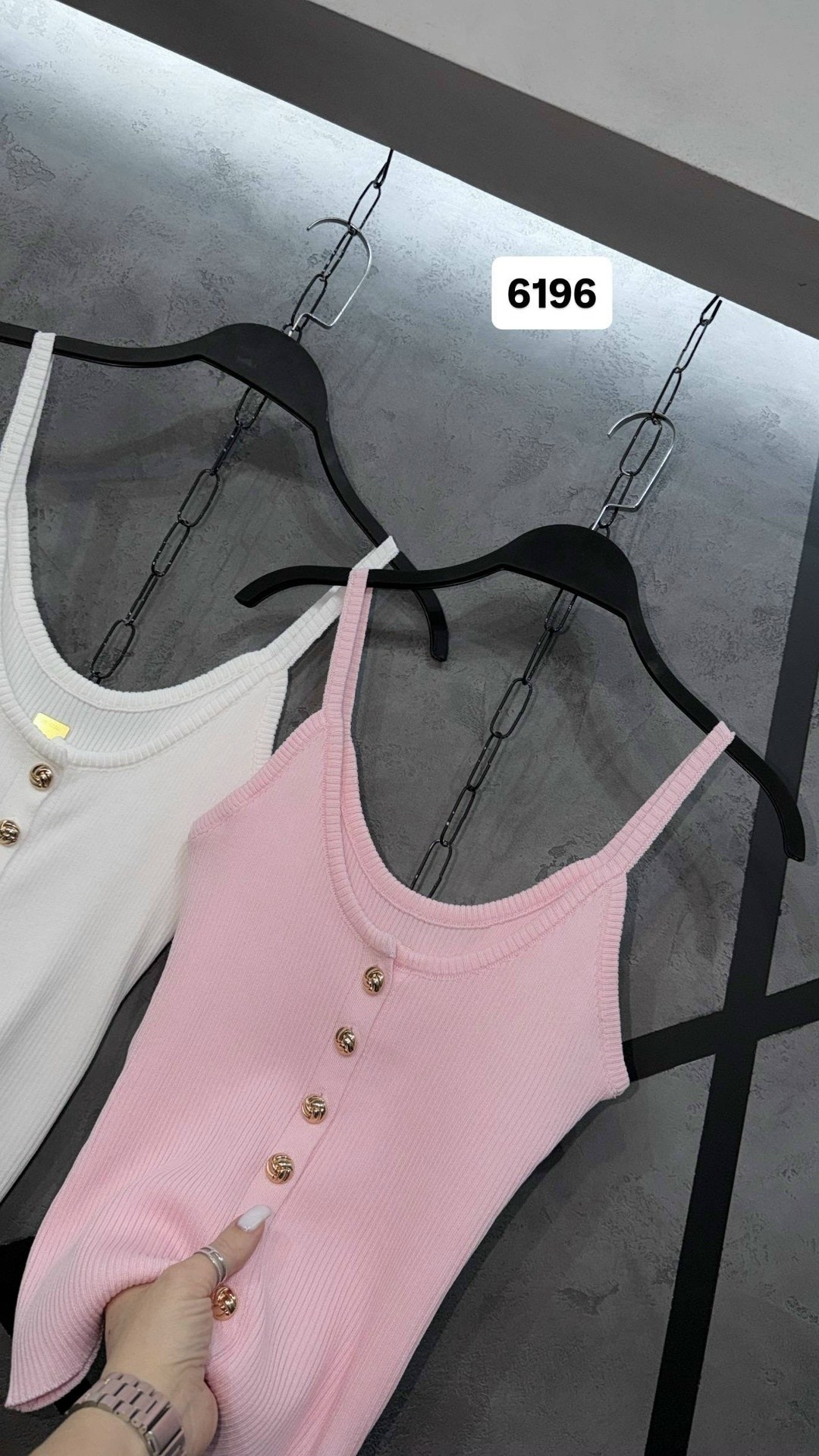 топ с пуговицами,майка трикотажная,женские топы,вязаная майка,топы и майки