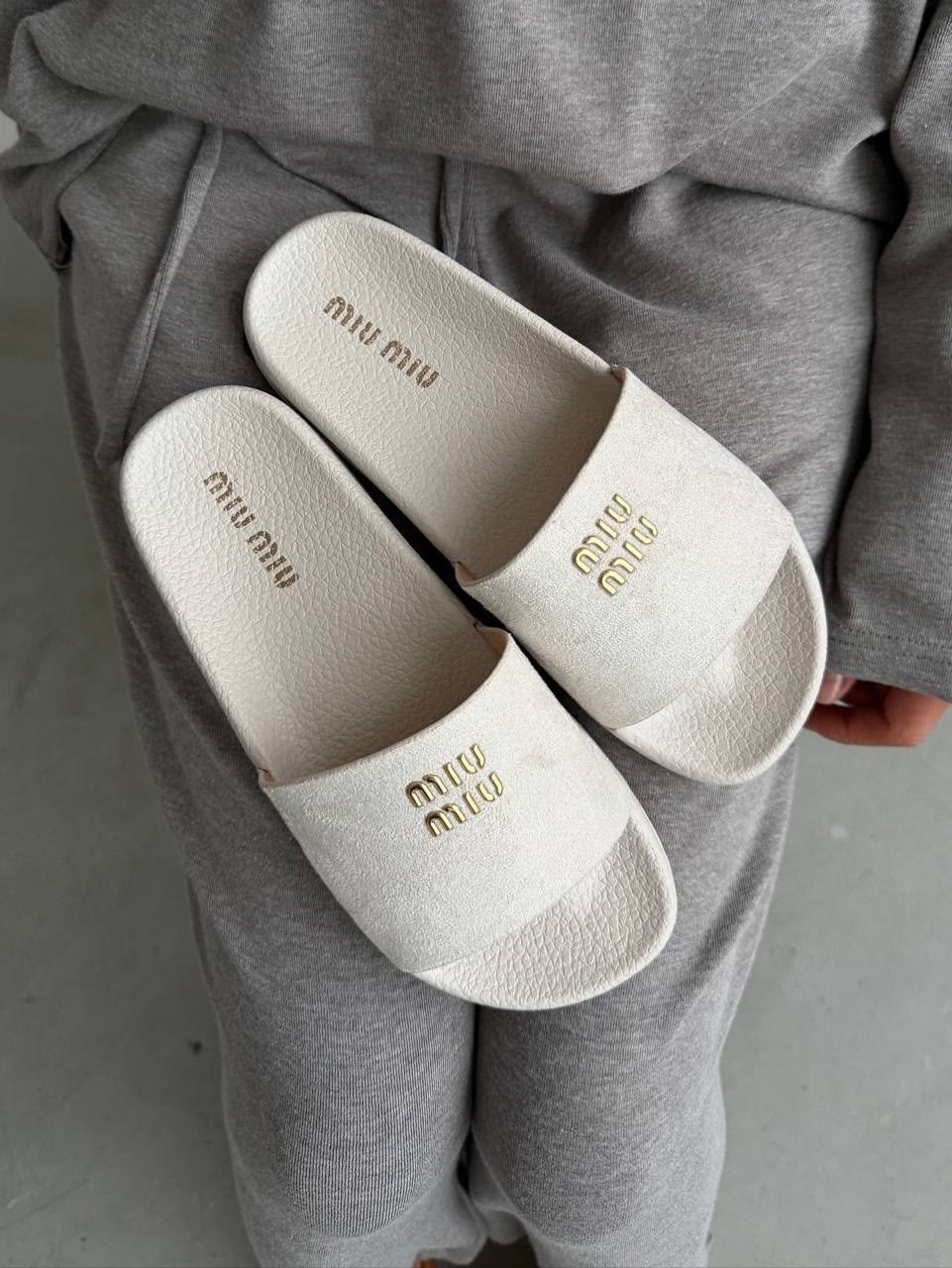 шлепанцы женские,,шлепки женские,модные шлепанцы,шлепанцы летние