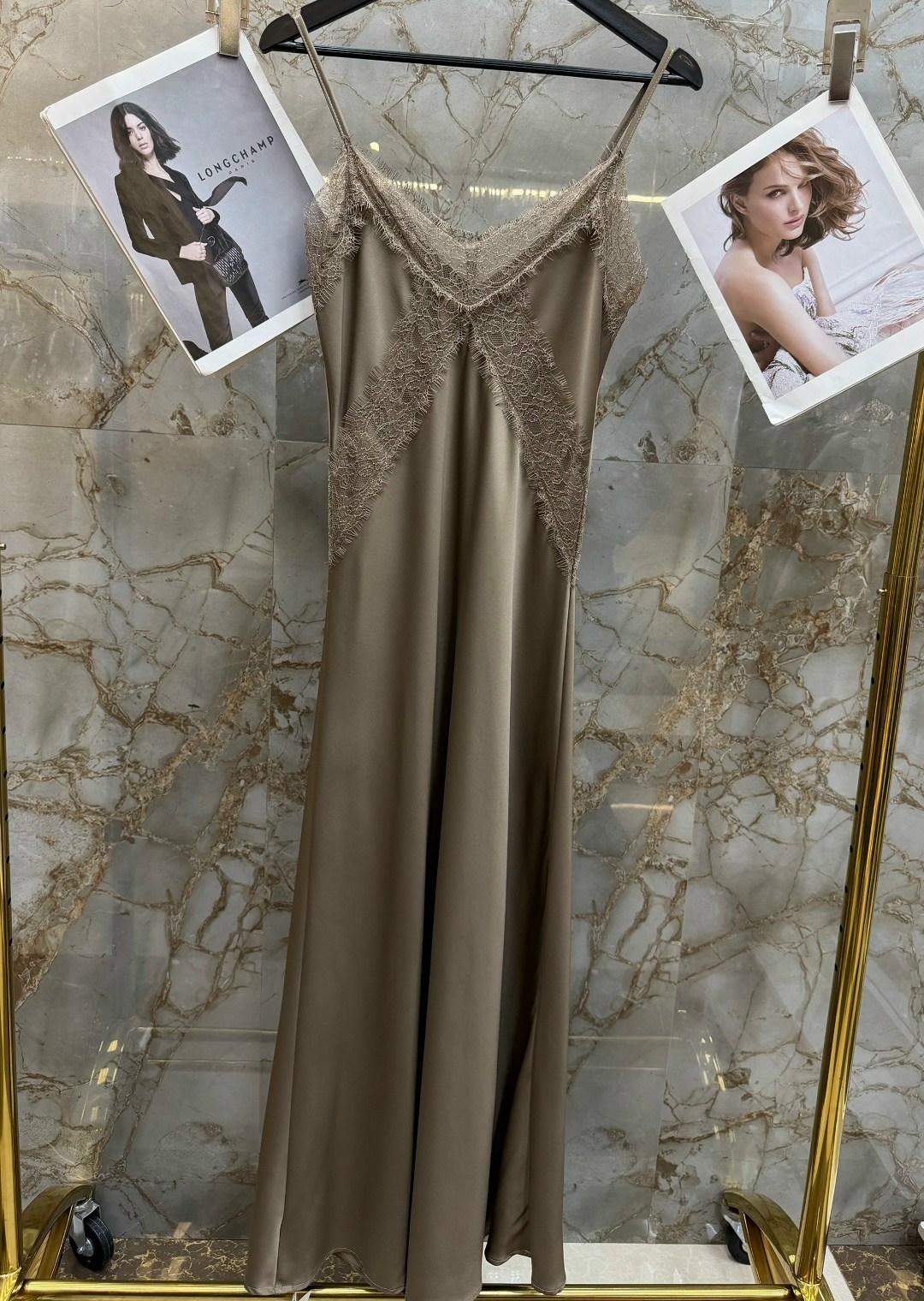 платье с кружевами,платье атласное,шелковое платье,платье макси,платье