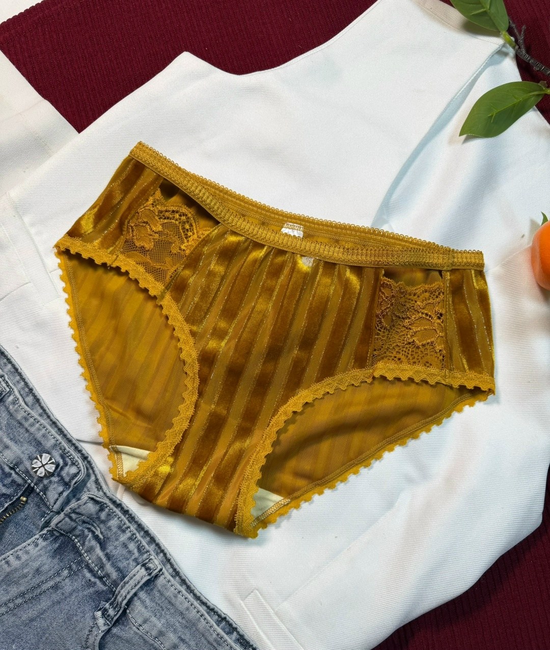 женское белье нижнее,нижнее белье,женские атласные трусики,трусики женские,женский комплект нижнего белье