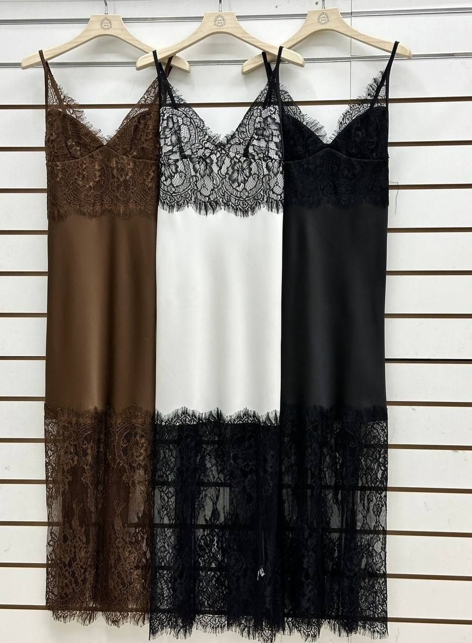 платье-комбинация миди с кружевом черного цвета,платье-комбинация миди с кружевом черного цвета xx,элегантное черное платье-комбинация из шелка с кружевом,платье комбинация с кружевом,атласное платье-