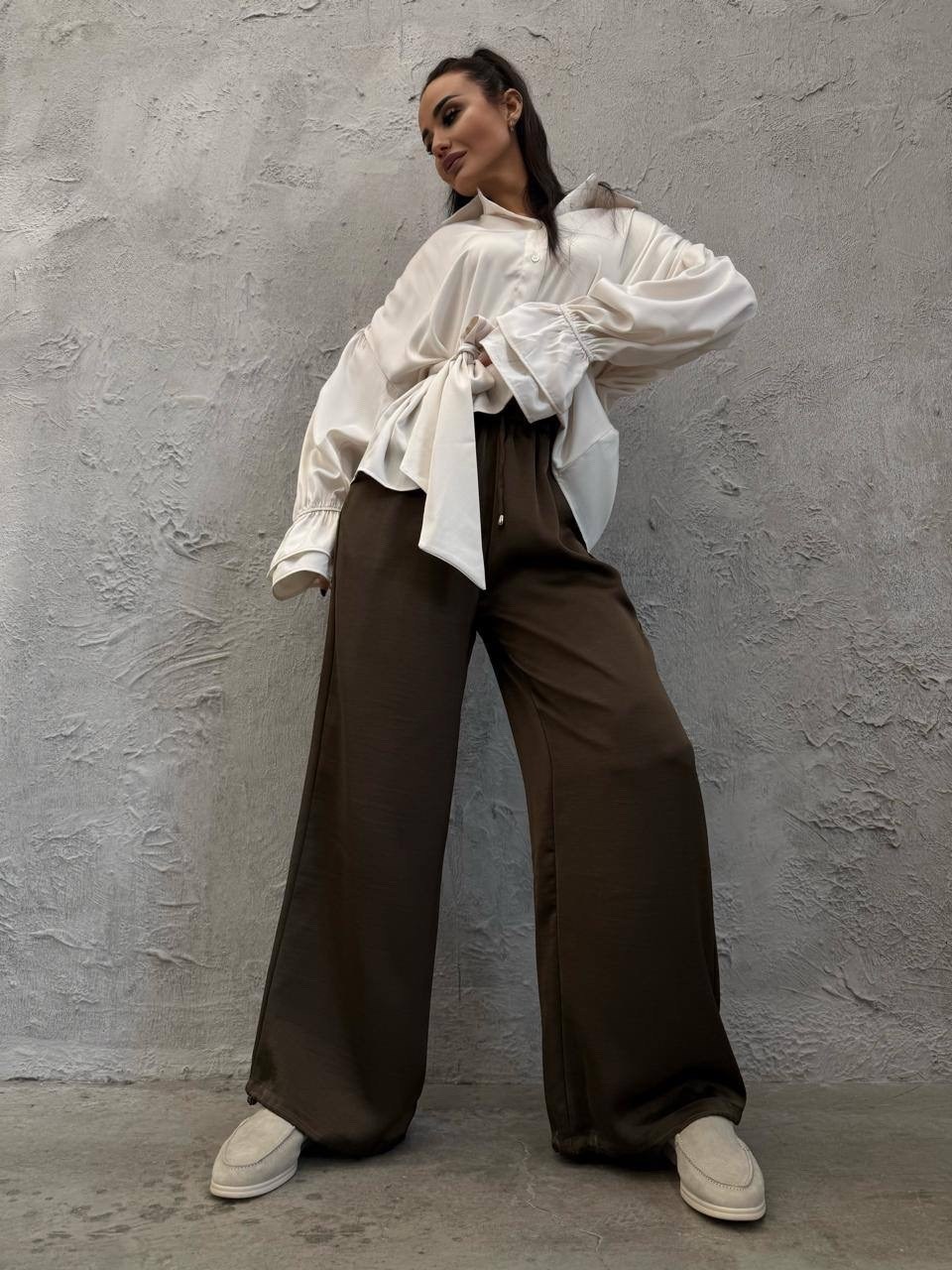 костюм повседневный,шелковый брючный костюм бежевый,костюм брючный классический с поясом emberens цвет молочный,костюм женский,костюм в пижамном стиле