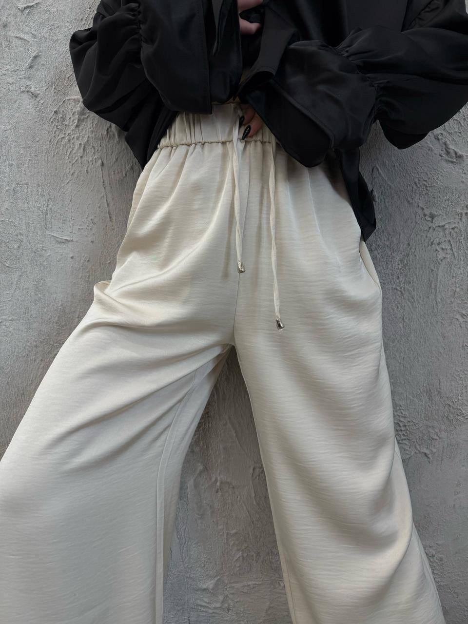 костюм повседневный,шелковый брючный костюм бежевый,костюм брючный классический с поясом emberens цвет молочный,костюм женский,костюм в пижамном стиле