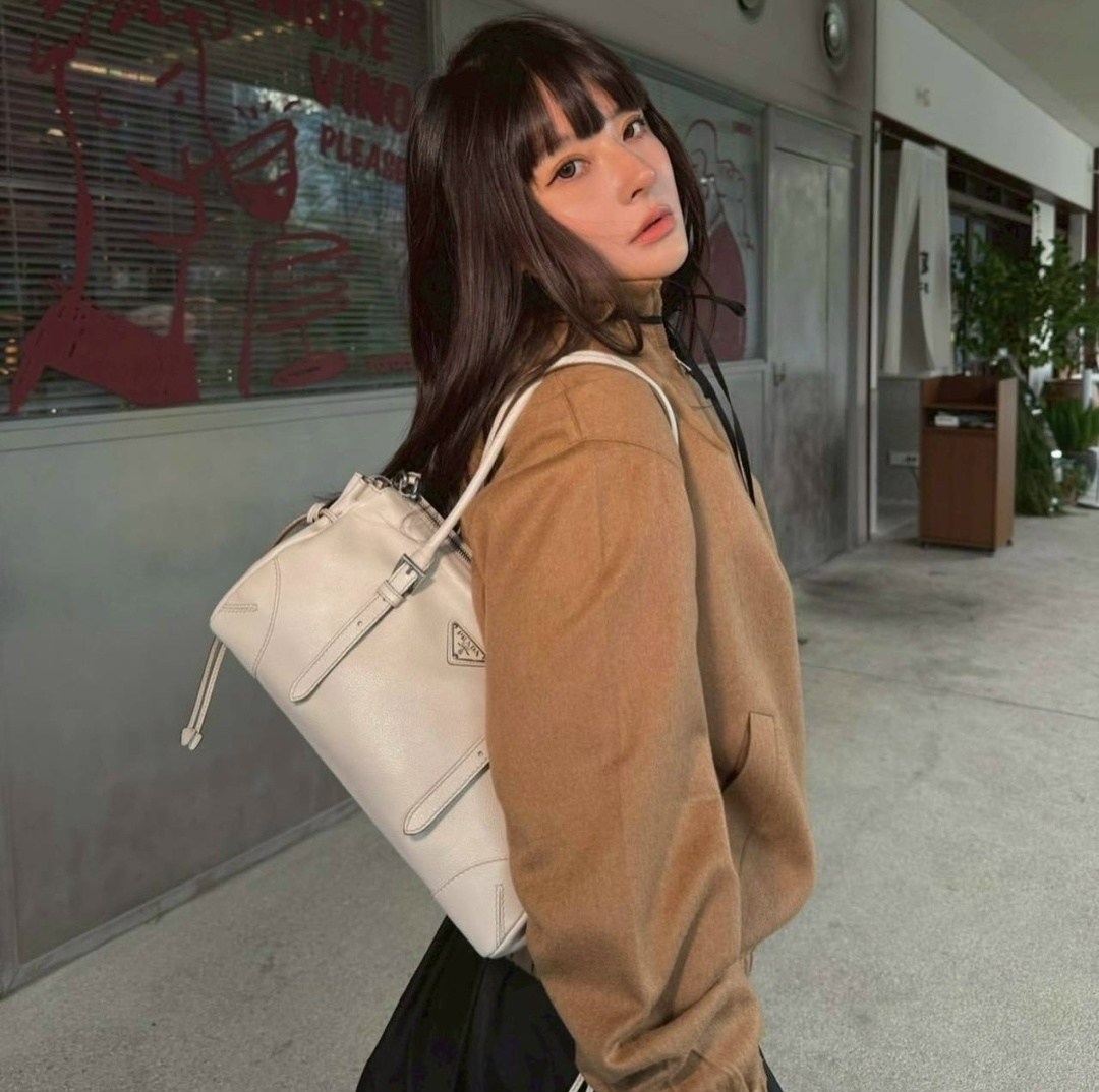 сумка,сумки для женщин,женская сумка,сумка prada белая,бежевая сумка