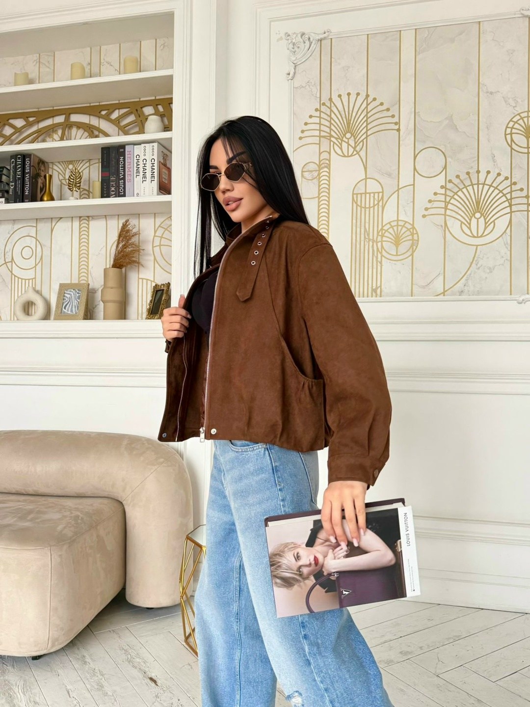 женская куртка бомбер из эко замши коричневого цвета,замшевая куртка женская,куртка бомбер,куртка замшевая,куртка бомбер из искусственной замши