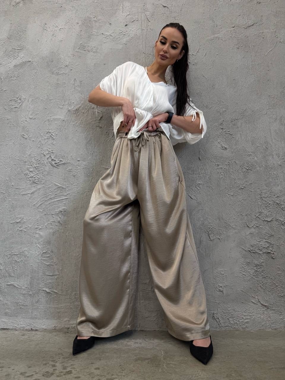 шелковые брюки палаццо,элегантные шелковые брюки женские брюки-палаццо,элегантные шелковые брюки-палаццо,шелковые брюки,стиль с брюками палаццо