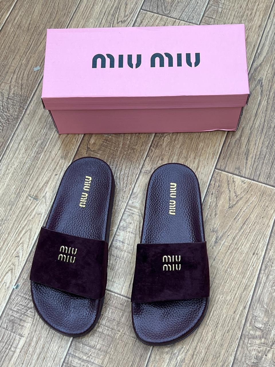 шлёпанцы miu miu,женские шлепанцы,шлепки женские,шлепки miu miu,летние женские шлепанцы