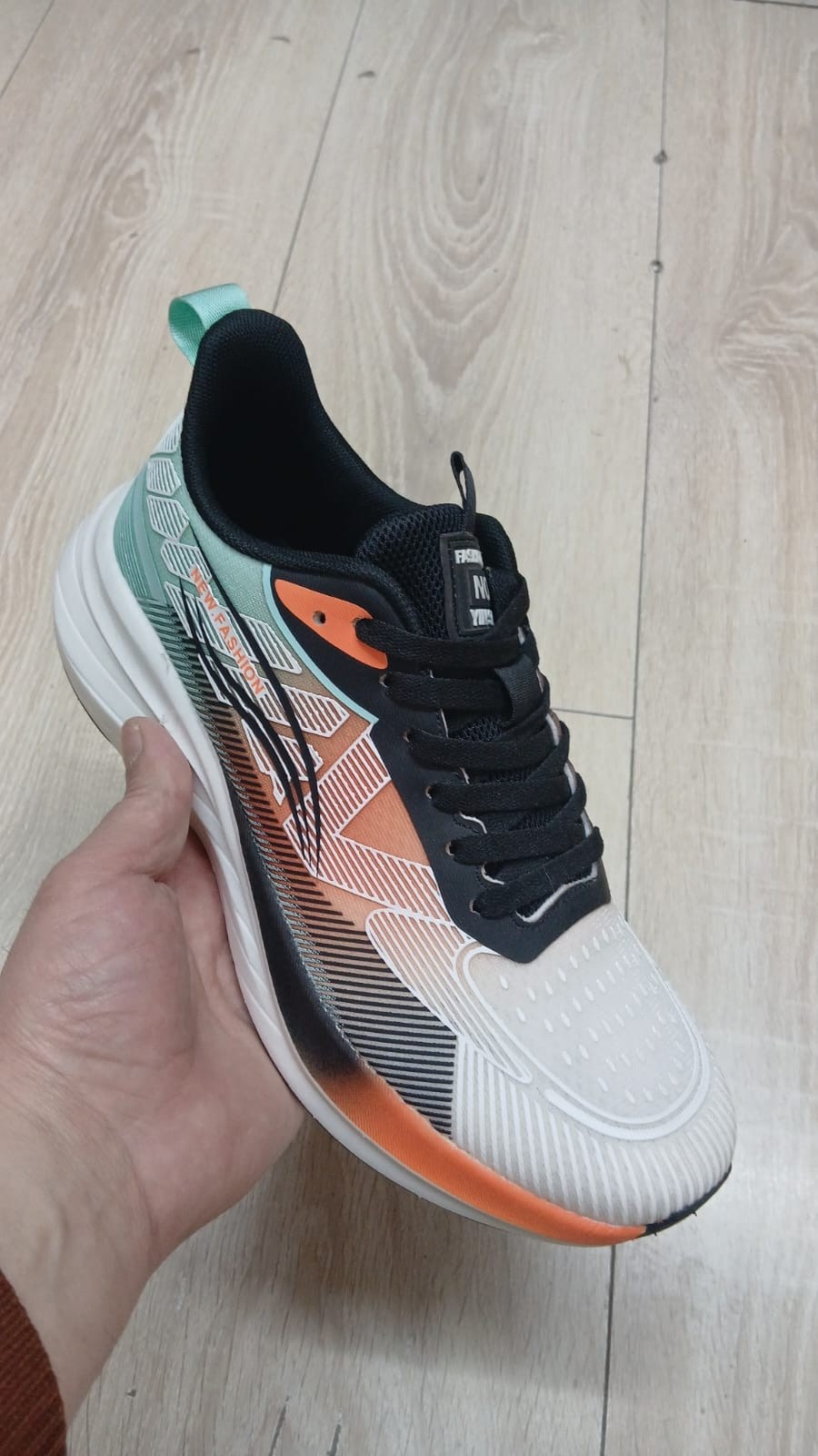 кроссовки,женские кроссовки,повседневные кроссовки,кроссовки модные,кроссовка