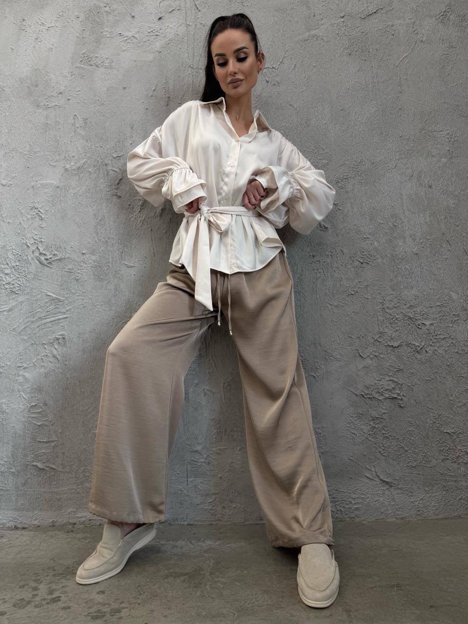 костюм повседневный,шелковый брючный костюм бежевый,костюм брючный классический с поясом emberens цвет молочный,костюм женский,костюм в пижамном стиле