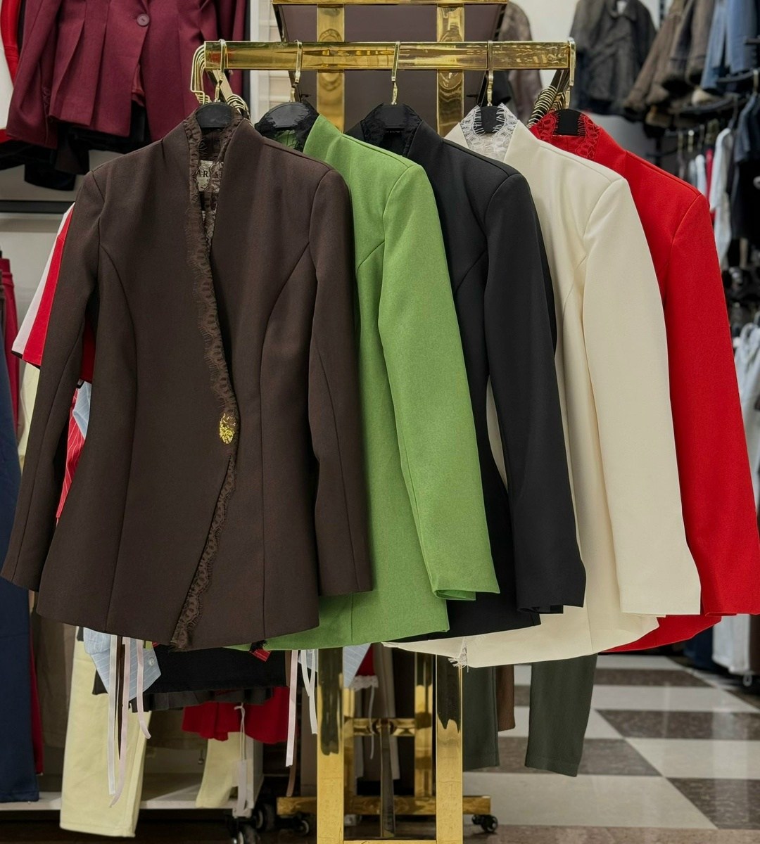 костюм женский,модное платье,стильные наряды,шикарная одежда